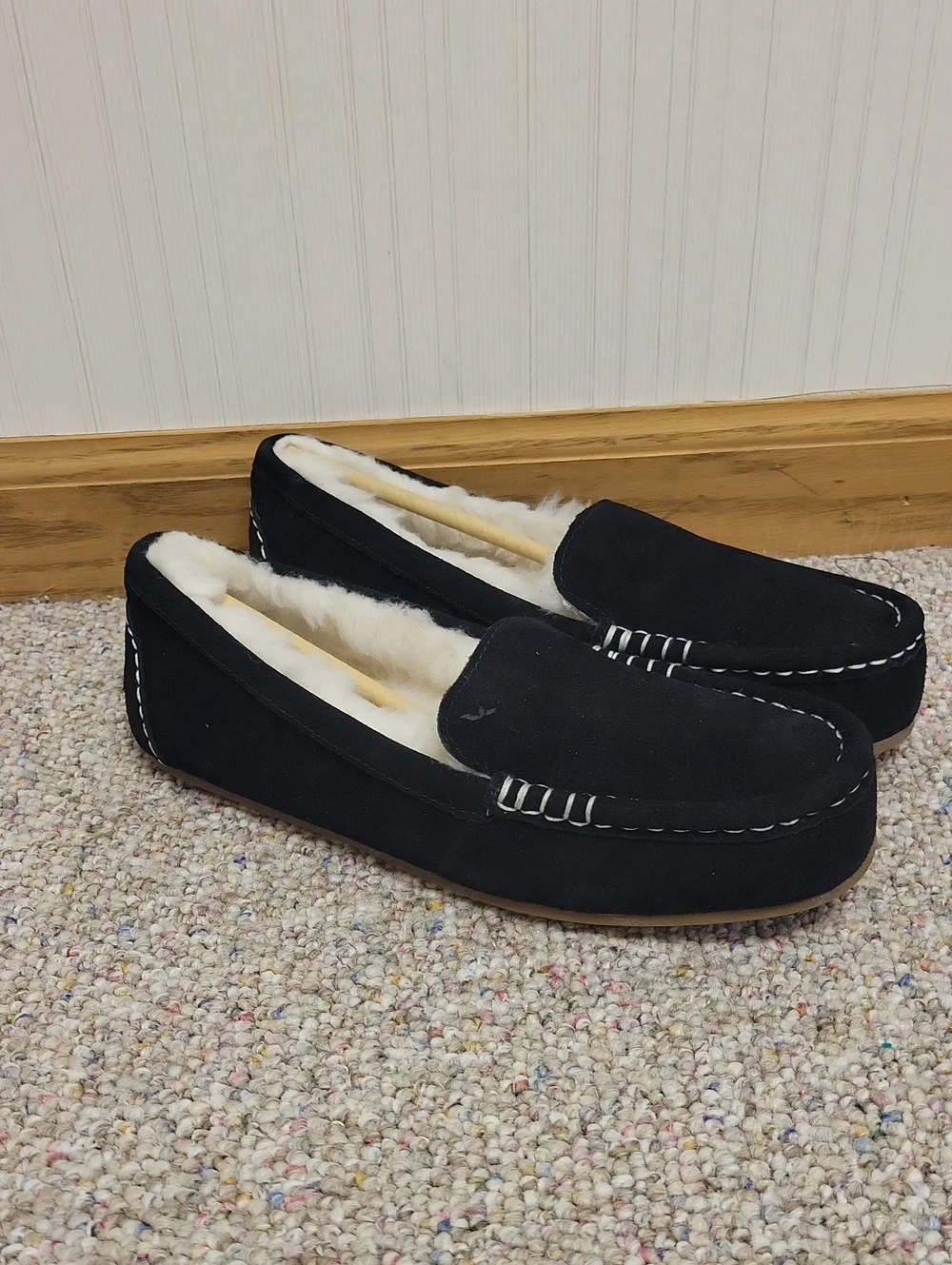 Koolaburra UGG  Black Suede Lezly Faux Shearling-Lined Slip-On Loafers Sz 8 New